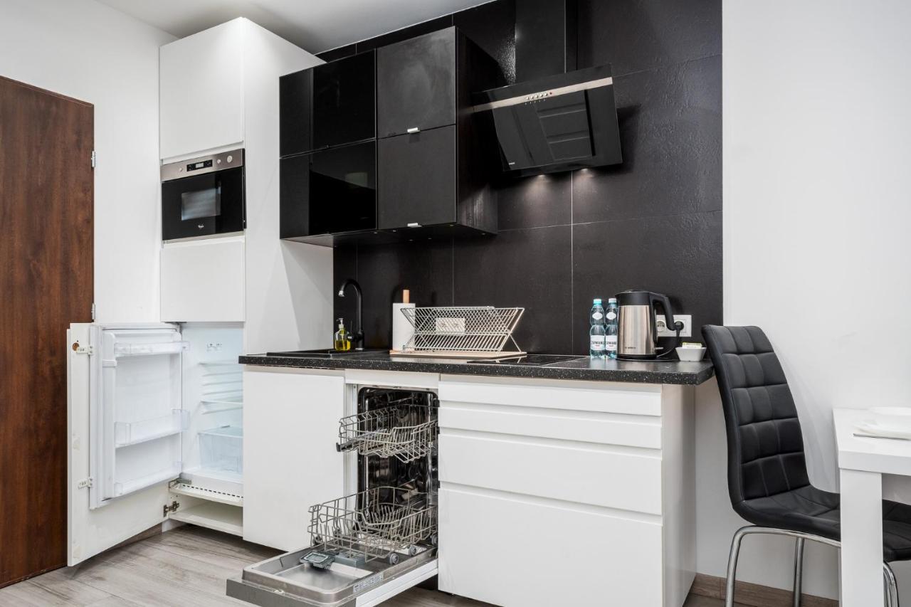 Apart D&K Free Parking Cybernetyki 2E Apartment Warsaw Exterior photo