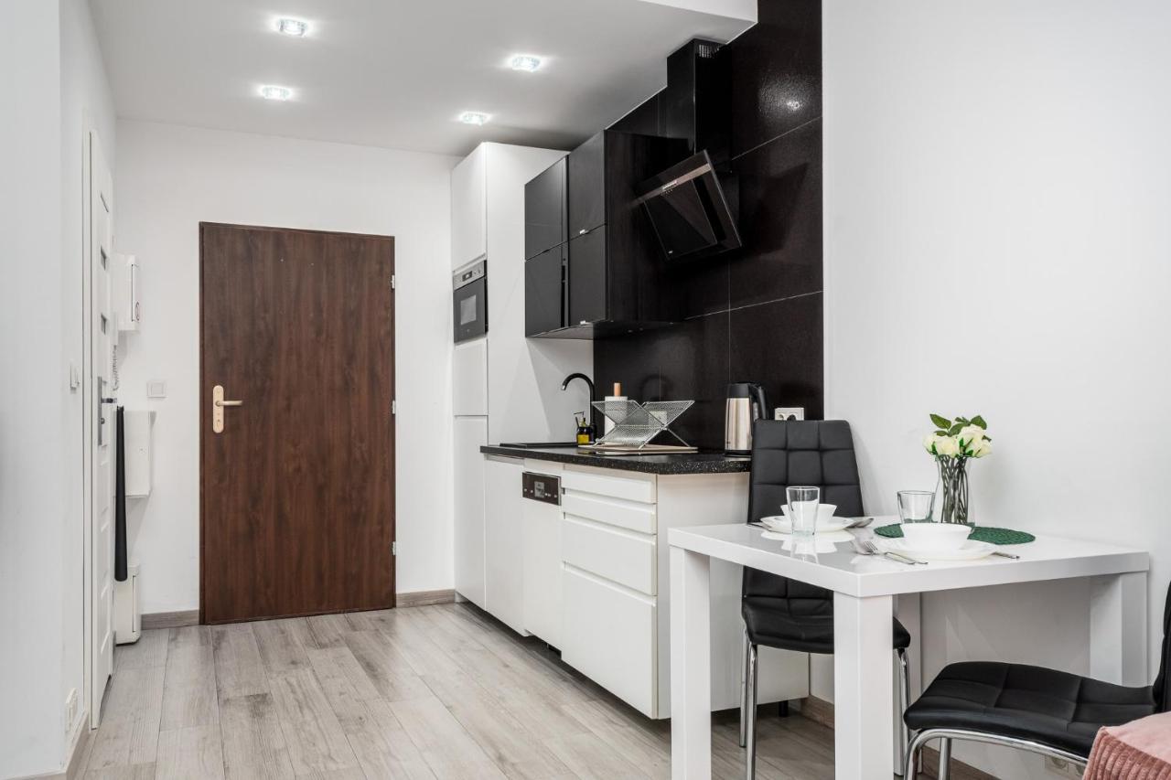 Apart D&K Free Parking Cybernetyki 2E Apartment Warsaw Exterior photo